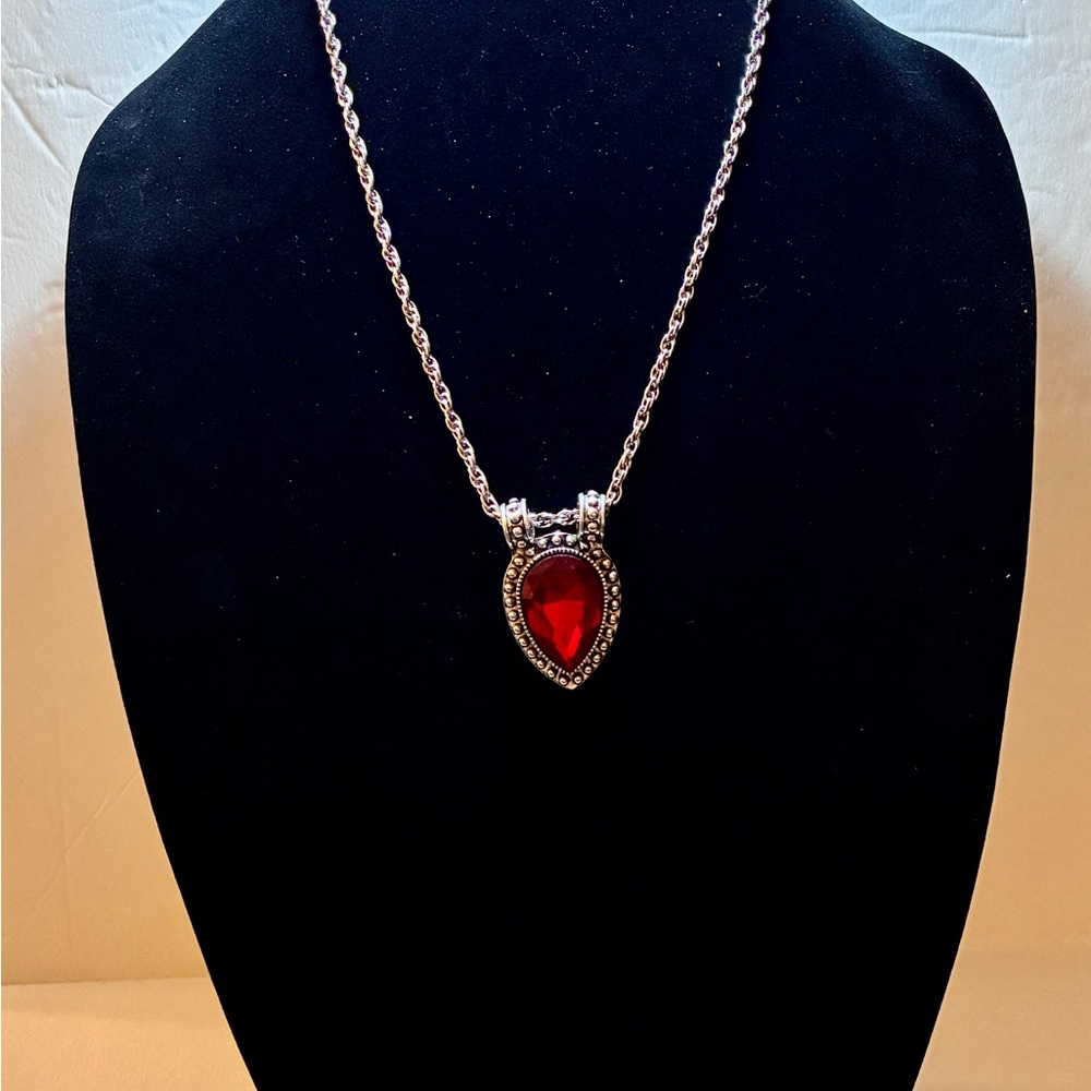 Beautiful Faceted Red Glass Teardrop Pendant on Silver Tone Necklace 24” inches